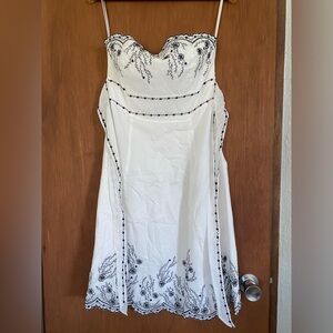 White House Black Market White Dress with Black Embroidery 8
